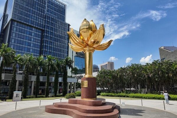 President_Xi_Jinping_Attends_25th_Anniversary_Gala_in_Macao