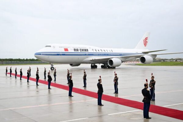 President Xi Jinping Hails China-France Relations as Model for Win-Win Cooperation