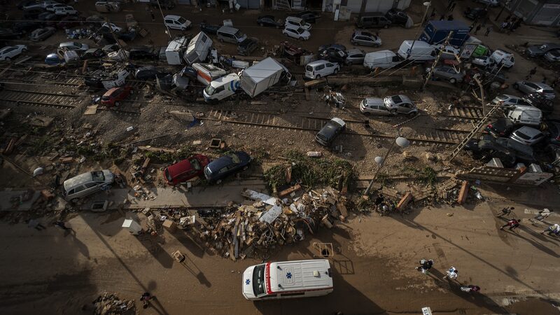 President_Xi_Jinping_Sends_Condolences_to_Spain_Over_Devastating_Floods