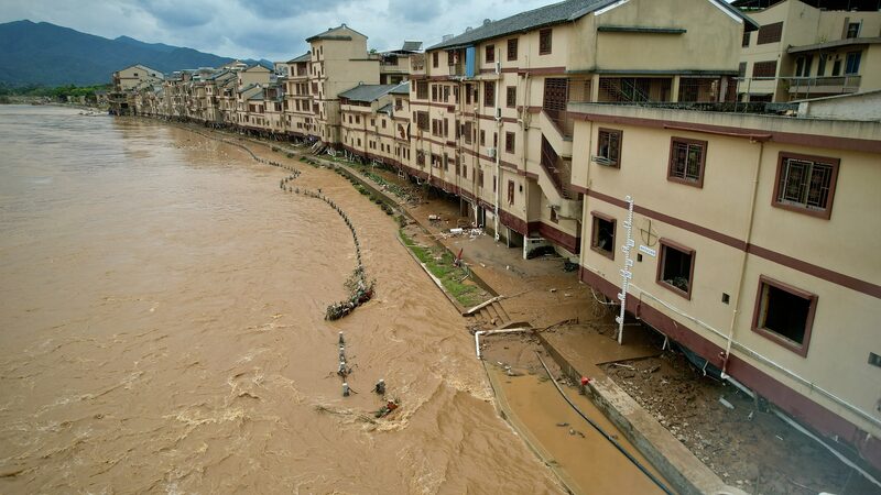 President Xi Jinping Urges All-Out Efforts to Combat Floods and Droughts