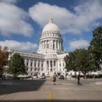 Presidential_Candidates_Brace_for_Tight_Race_in_Wisconsin video poster