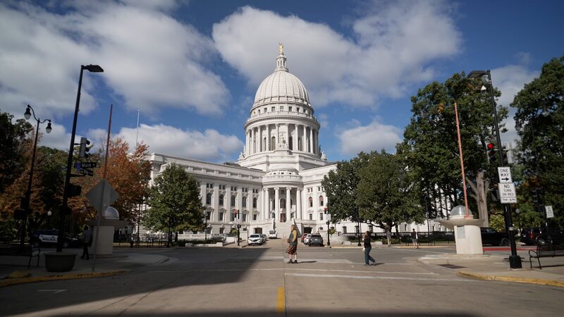 Presidential_Candidates_Brace_for_Tight_Race_in_Wisconsin_poster - Khabar Asia Presidential_Candidates_Brace_for_Tight_Race_in_Wisconsin video poster