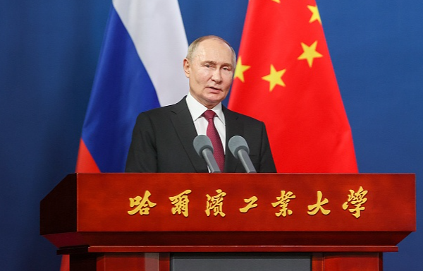 Putin Visits Harbin Institute of Technology, Strengthens Educational Ties Putin Visits Harbin Institute of Technology, Strengthens Educational Ties