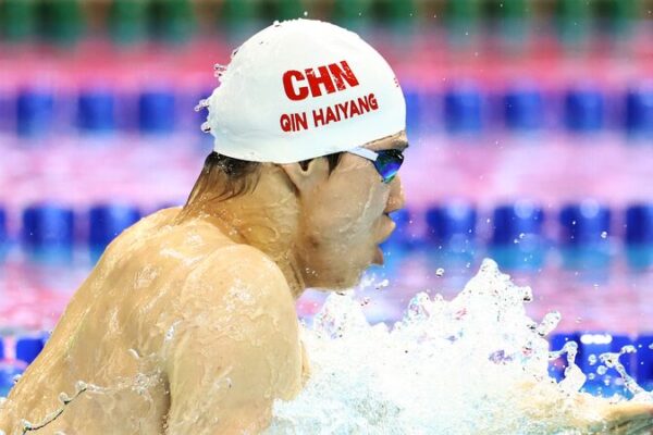 Qin Haiyang Clinches Gold in Men’s 100m Breaststroke at Singapore World Cup Qin_Haiyang_Clinches_Gold_in_Men_s_100m_Breaststroke_at_Singapore_World_Cup