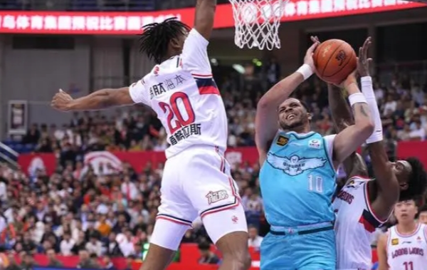 Qingdao_Eagles_Soar_Past_Guangzhou_Loong_Lions_in_CBA_Season_Opener