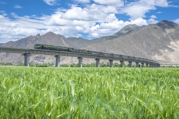 Qinghai-Xizang Railway: World’s Highest Plateau Route from Xining to Lhasa Qinghai_Xizang_Railway__World_s_Highest_Plateau_Route_from_Xining_to_Lhasa