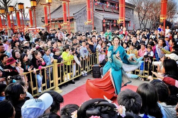 Qingming Festival Sparks Tourism Boom: 119 Million Travel Across China