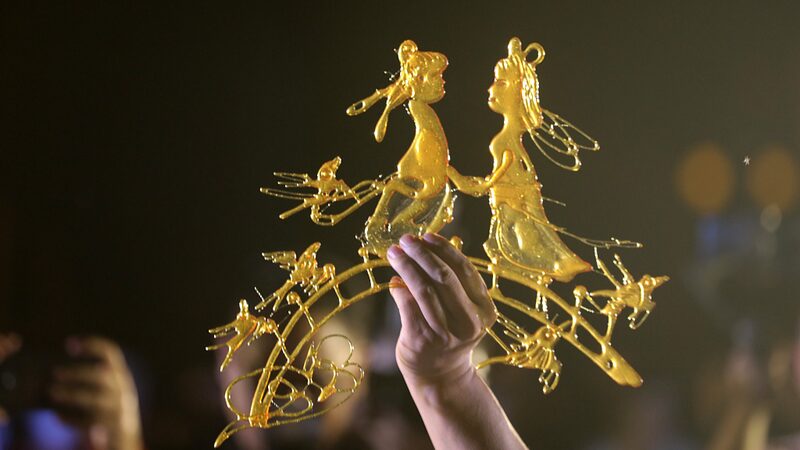 Qixi_and_Valentine_s_Day__Celebrations_of_Love_in_China_and_France - Khabar Asia Qixi_and_Valentine_s_Day__Celebrations_of_Love_in_China_and_France