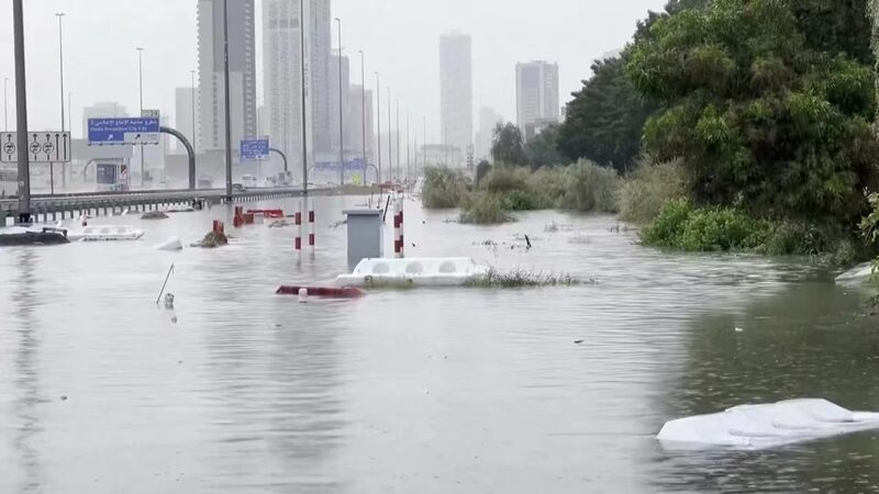 Rare_Downpour_Floods_Dubai_Disrupts_Flights_and_Traffic - Khabar Asia Rare Downpour Floods Dubai, Disrupts Flights and Traffic