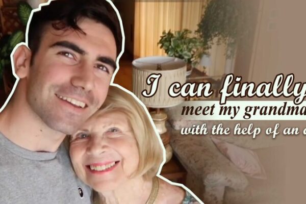 Reconnecting with Grandma: Door2Dor App Aids Elderly During Pandemic Reconnecting with Grandma: Door2Dor App Aids Elderly During Pandemic video poster