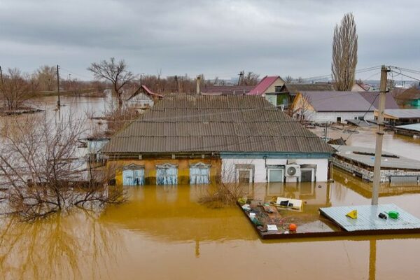 Record Floods Swell Rivers in Russia's Ural Mountains, Thousands Evacuated
