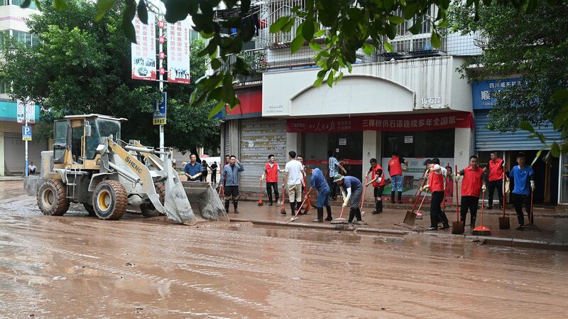 Rescue_Efforts_Intensify_as_Heavy_Rains_Flood_Parts_of_China - Khabar Asia Rescue_Efforts_Intensify_as_Heavy_Rains_Flood_Parts_of_China