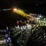 Rescue_Efforts_Seal_Dike_Breach_at_Dongting_Lake_in_Central_China video poster