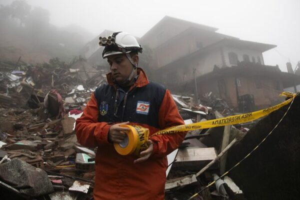 Rescuers Race Against Time Amid Deadly Brazil Storms Rescuers Race Against Time Amid Deadly Brazil Storms