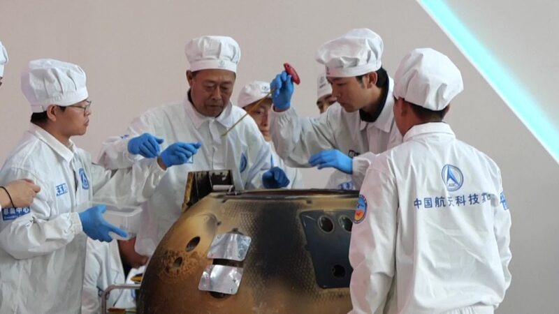 Researchers_Prepare_Chang_e_6_Returner_for_Historic_Far_Side_Moon_Mission - Khabar Asia Researchers_Prepare_Chang_e_6_Returner_for_Historic_Far_Side_Moon_Mission