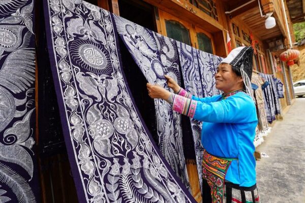 Reviving Miao Batik: Traditional Craft Boosts Economy in Guizhou Reviving Miao Batik: Traditional Craft Boosts Economy in Guizhou