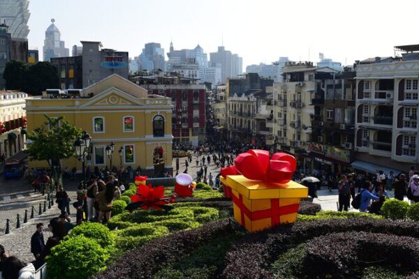 Riding_the_Tide__Macao_Reaches_New_Heights_in_Economic_Diversification