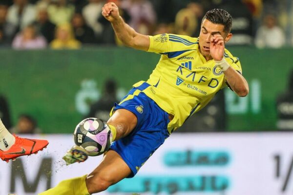 Ronaldo Scores 920th Career Goal as Al Nassr Triumph Over Al Fateh 3-1 Ronaldo_Scores_920th_Career_Goal_as_Al_Nassr_Triumph_Over_Al_Fateh_3_1