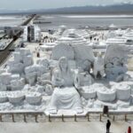 Salt Sculptures Enchant Visitors at China's 'Mirror of the Sky'