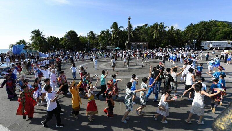 Sanya_Gala_Celebrates_China_s_Cultural_Diversity_at_National_Ethnic_Games_poster - Khabar Asia Sanya_Gala_Celebrates_China_s_Cultural_Diversity_at_National_Ethnic_Games video poster