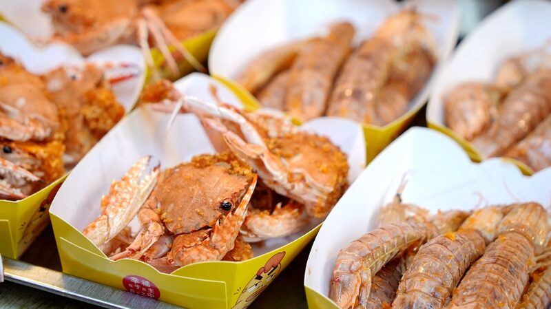 Savoring Fried Seafood: A Culinary Delight in Haikou's Bustling Alleys