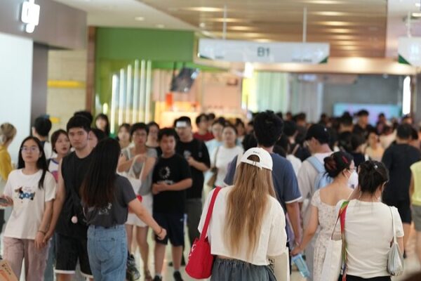 Service Consumption Drives China’s Economic Growth in First Half of 2024 Service_Consumption_Drives_China_s_Economic_Growth_in_First_Half_of_2024