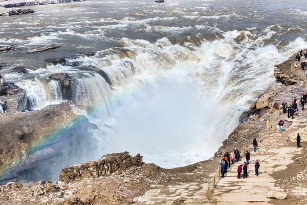 Shaanxis_Hukou_Waterfall_A_Spectacle_of_Natures_Power - Khabar Asia Shaanxi's Hukou Waterfall: A Spectacle of Nature's Power