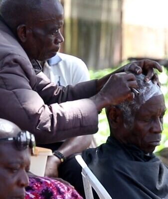 Shade and Shaves: Jos’ Tree-Side Barber Gains Popularity Shade_and_Shaves__Jos__Tree_Side_Barber_Gains_Popularity video poster