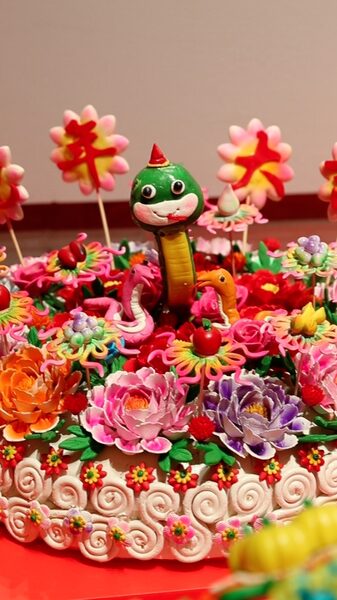Shandong_s_Decorative_Steamed_Buns__A_Flourishing_Spring_Festival_Tradition_poster - Khabar Asia Shandong_s_Decorative_Steamed_Buns__A_Flourishing_Spring_Festival_Tradition video poster