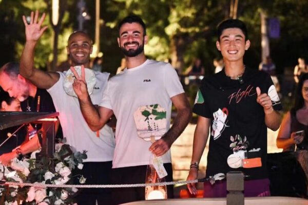 Shang_Juncheng_Celebrates_Mid_Autumn_Festival_with_Family_Before_Chengdu_Open_Debut