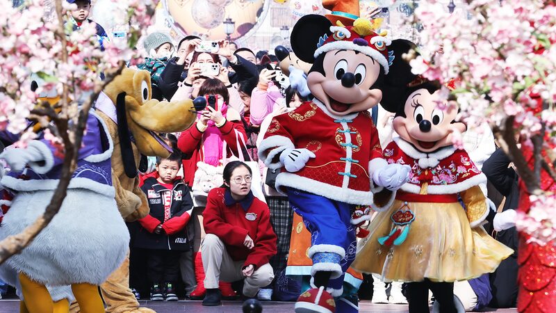 Shanghai_Disneyland_Celebrates_Chinese_New_Year_with_Special_Festivities - Khabar Asia Shanghai Disneyland Celebrates Chinese New Year with Special Festivities
