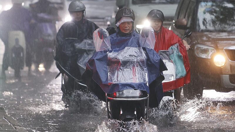 Shanghai_Evacuates_Over_100_000_as_Typhoon_Pulasan_Brings_Record_Rainfall
