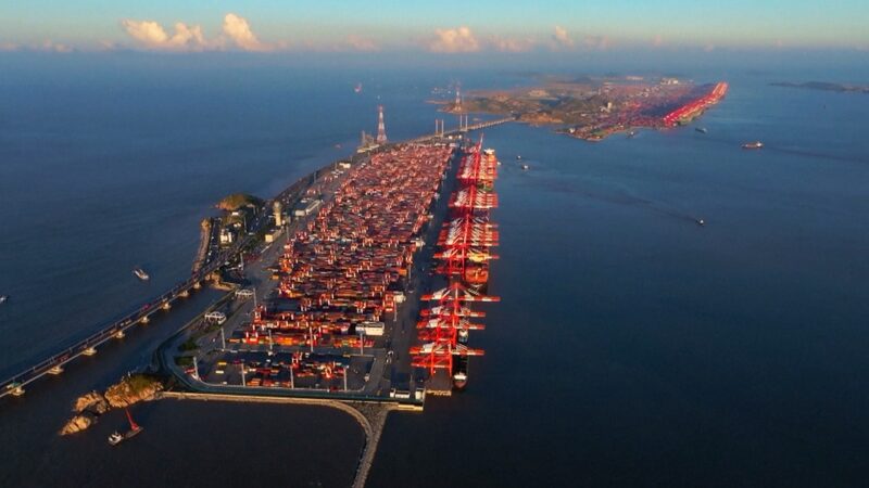 Shanghai_Port_Breaks_World_Record_with_Over_50_Million_TEUs_in_Annual_Container_Throughput_poster - Khabar Asia Shanghai_Port_Breaks_World_Record_with_Over_50_Million_TEUs_in_Annual_Container_Throughput video poster