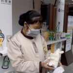 Shanghai's Unmanned Kiosks Support Frontline Workers with Free Supplies video poster