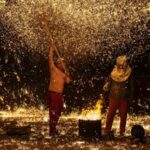 Shanxi's Jiexiu City Dazzles with Spectacular 'Iron Flower' Performances