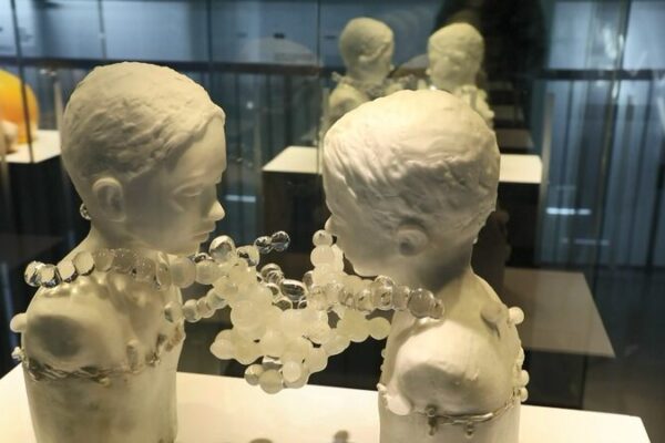 Shattered Dreams and Healing Harmonies: China’s New Wave of Artistic Expression Shattered Dreams and Healing Harmonies: China's New Wave of Artistic Expression