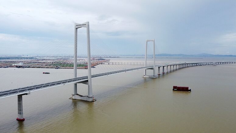 Shenzhen-Zhongshan Highway Opens, Slashing Travel Time to 30 Minutes