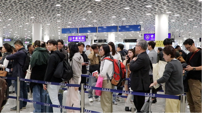 Shenzhen_Airport_Welcomes_First_Visa_Free_Travelers_Under_New_Policy
