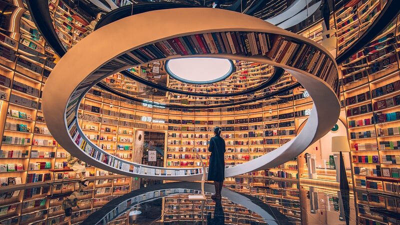 Shenzhens_New_Mobius_Strip_Bookstore_Offers_Readers_a_Surreal_Experience - Khabar Asia Shenzhen's New Mobius Strip Bookstore Offers Readers a Surreal Experience