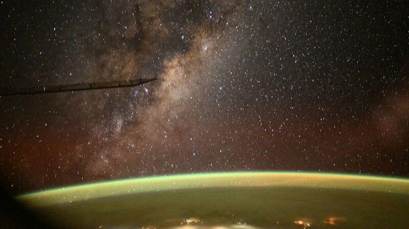 Shenzhou-17_Astronauts_Share_Stunning_Photos_from_Chinas_Space_Station - Khabar Asia Shenzhou-17 Astronauts Share Stunning Photos from China's Space Station