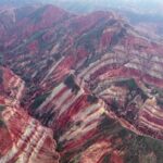 Shuimo_Danxia_in_Lanzhou__A_Geological_Wonder_Dressed_in_Autumn_Green - Khabar Asia Shuimo_Danxia_in_Lanzhou__A_Geological_Wonder_Dressed_in_Autumn_Green