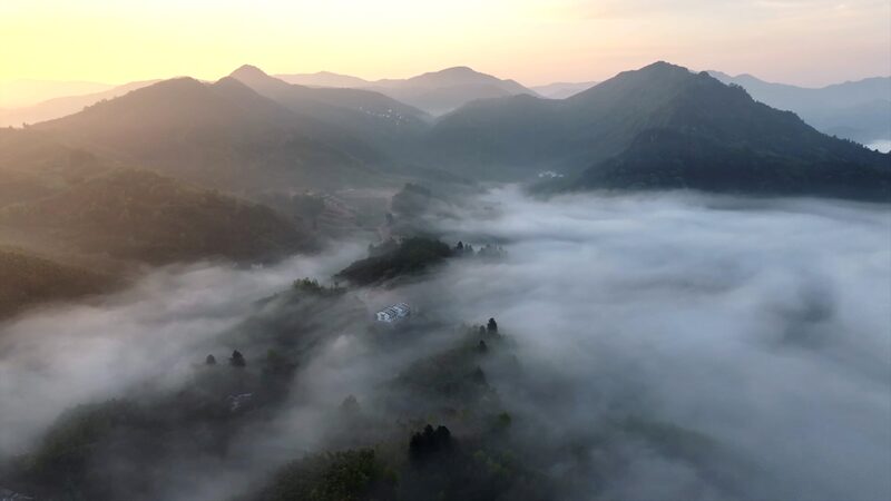 Sihe_Township_A_Mist-Shrouded_Marvel_in_Eastern_Chinas_Anhui_Province_poster - Khabar Asia Sihe Township: A Mist-Shrouded Marvel in Eastern China's Anhui Province video poster