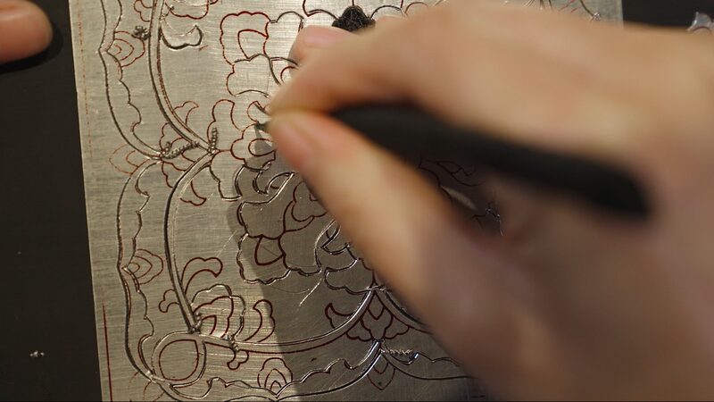Silver_Threads_Weaving_Magic__Reviving_a_Traditional_Craft_in_Lacquerware_poster - Khabar Asia Silver_Threads_Weaving_Magic__Reviving_a_Traditional_Craft_in_Lacquerware video poster