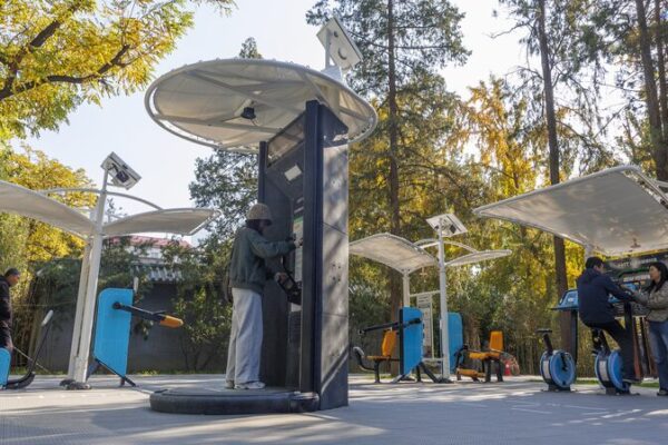 Smart Fitness Equipment Energizes Beijing’s Ritan Park Residents Smart_Fitness_Equipment_Energizes_Beijing_s_Ritan_Park_Residents