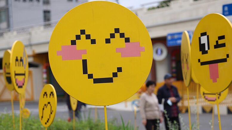 Smiling_Emojis_Brighten_Up_Shanghai_Park_in_Urban_Renewal_Initiative - Khabar Asia Smiling_Emojis_Brighten_Up_Shanghai_Park_in_Urban_Renewal_Initiative