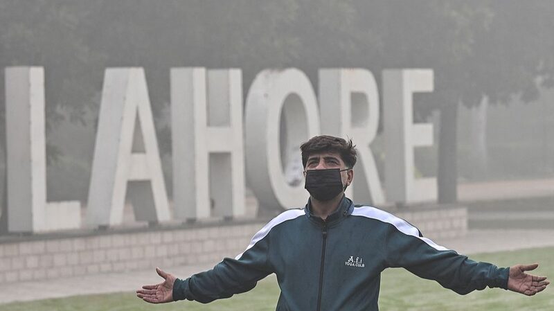 Smog_Forces_School_Closures_in_Lahore_Amid_Hazardous_Air_Pollution_Levels - Khabar Asia Smog_Forces_School_Closures_in_Lahore_Amid_Hazardous_Air_Pollution_Levels
