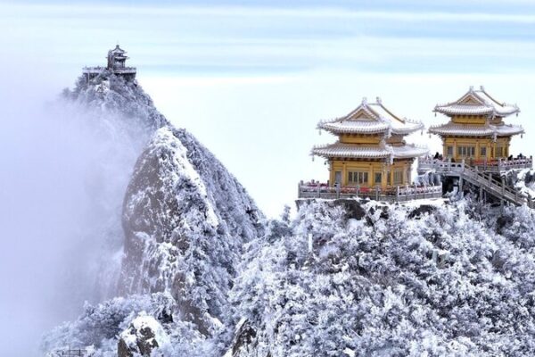 Snow Transforms Laojun Mountain in Luoyang into Winter Wonderland Snow_Transforms_Laojun_Mountain_in_Luoyang_into_Winter_Wonderland