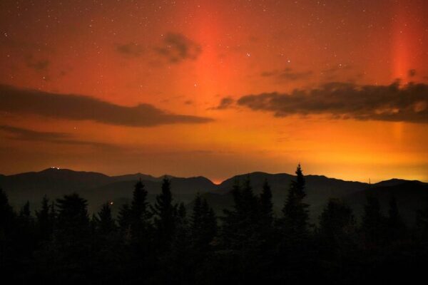 Solar_Flares_Spark_Potential_for_Faint_Auroras_Across_Northern_Hemisphere