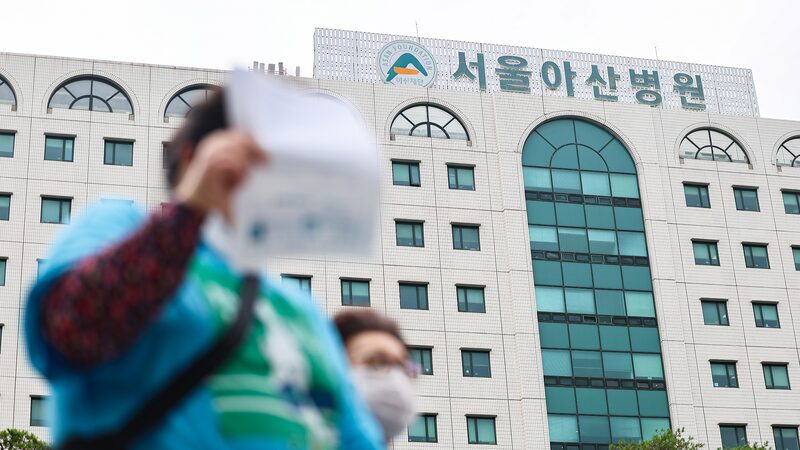 South_Korea_Deploys_Military_Doctors_to_Support_Emergency_Rooms_Amid_Doctors__Strike