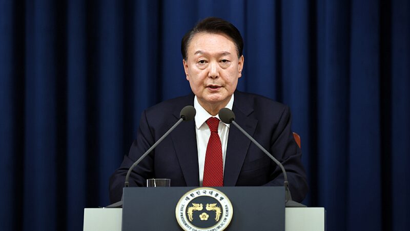 South_Korean_Investigators_Mull_Re_Arrest_of_Impeached_President_Yoon_Suk_yeol_poster - Khabar Asia South_Korean_Investigators_Mull_Re_Arrest_of_Impeached_President_Yoon_Suk_yeol video poster